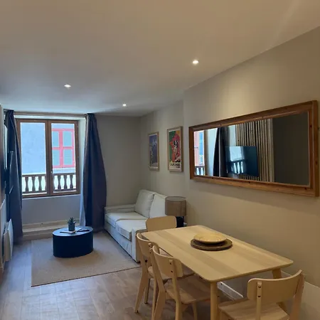Le Col Getaway Virage 6 아파트 *